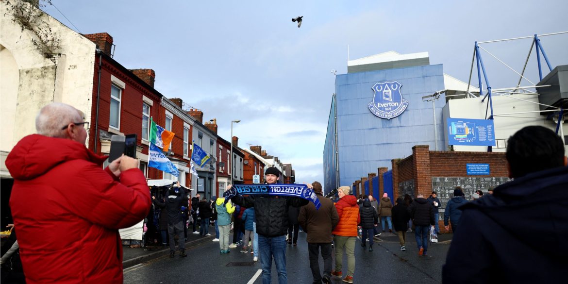 Everton eyeing "outstanding" new manager, he’s very interested in the job