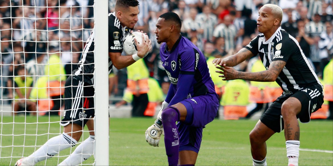 Development as Man Utd now make contact to sign 28 y/o who stands at 6ft 5