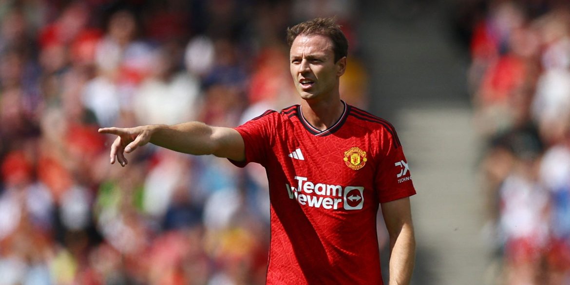 Ten Hag could ditch Evans by unleashing Man Utd’s "excellent" academy gem
