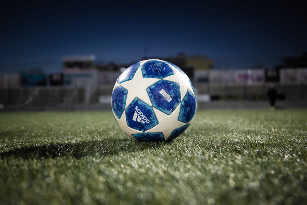 From Fantasy Football to Sports Betting: How Fans Can Turn Their Love of the Game into Profitable Wagers